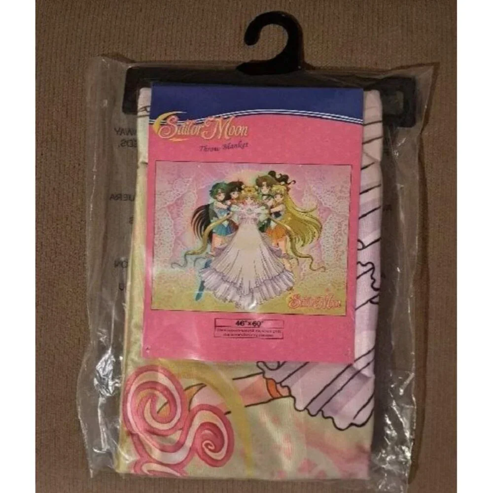 New Sailor Moon Gown Fleece Throw Gift Blanket Anime Usagi Princess Serenity NIP - Picture 2 of 2